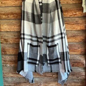 Plaid Shawl with Pockets